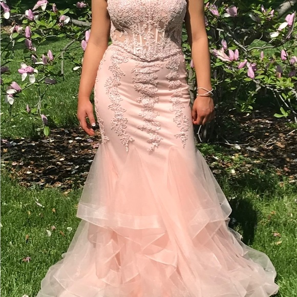 Beautiful dusty pink mermaid style, full bottom prom dress. - Picture 9 of 16